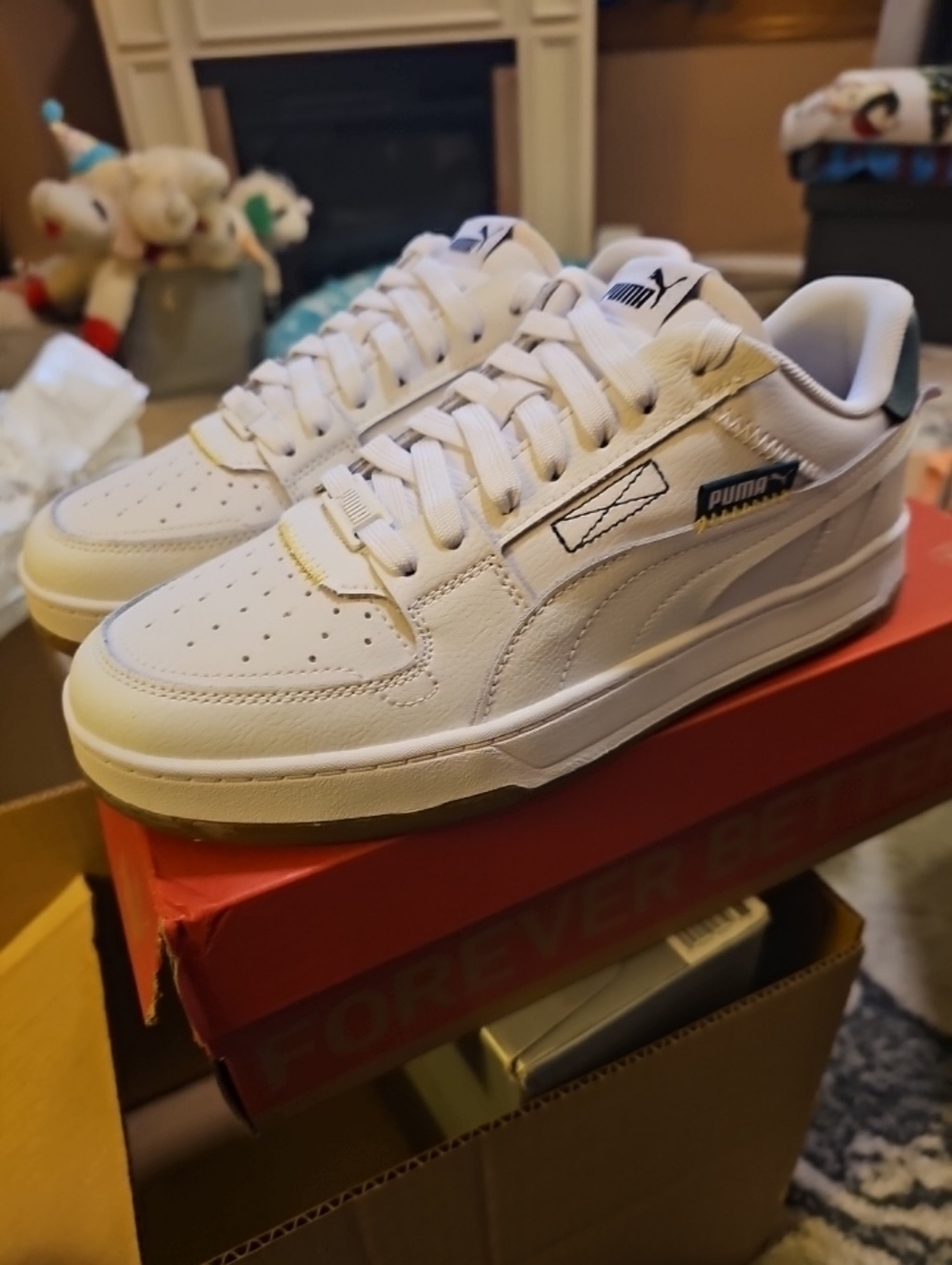 New Puma Men’s White Low-Top Leather Sneakers with Subtle Black Logo Size 8